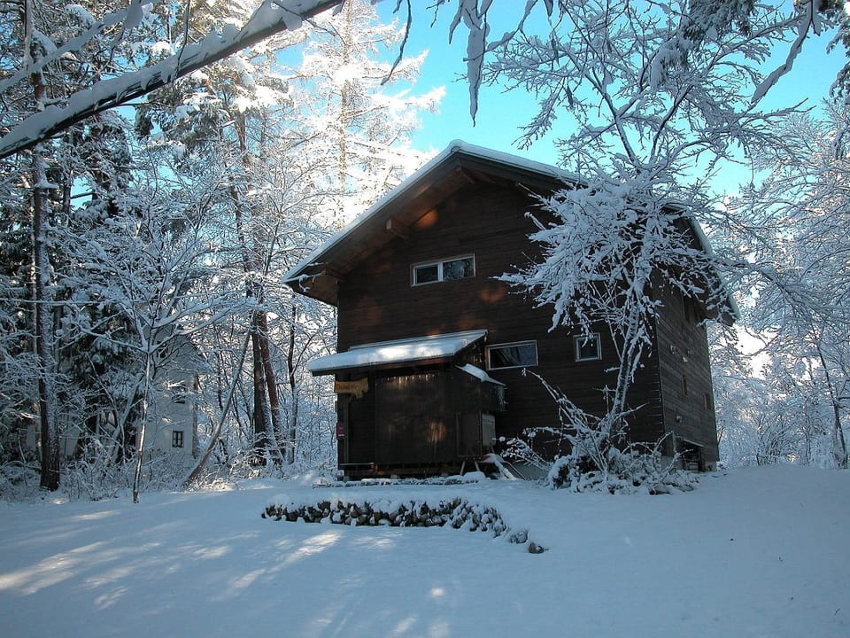 Facade/entrance, Winter, Sunrise