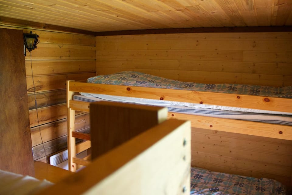 Bedroom, bunk bed
