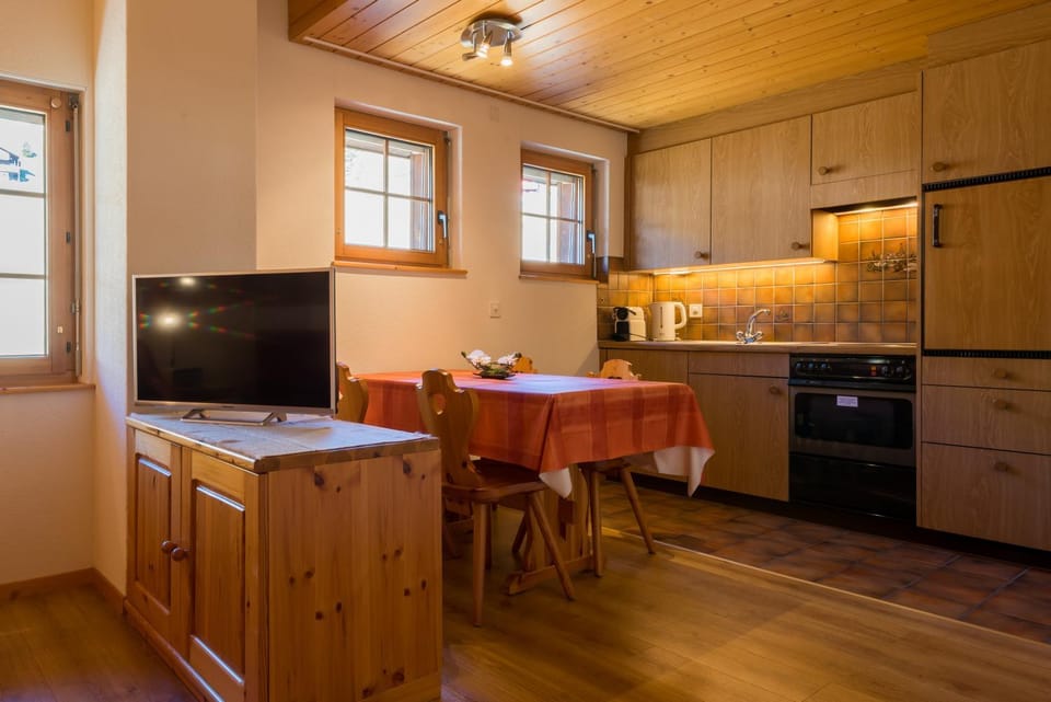 Kitchen or kitchenette, Living room, Dining area