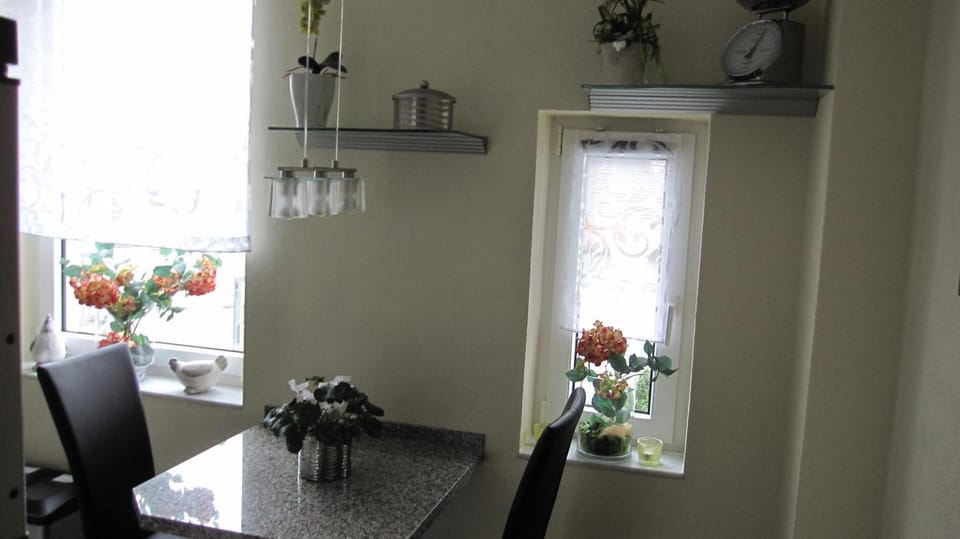 Dining area, kitchen