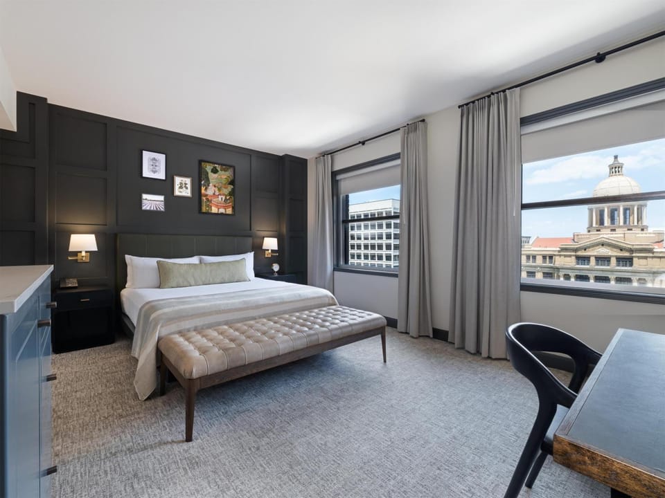 Bed, Photo of the whole room, Bedroom, City view