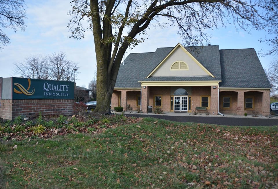 Property building, Property logo or sign, Street view