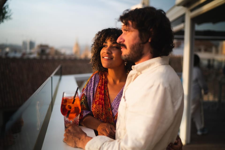 View (from property/room), Balcony/Terrace, City view, Street view