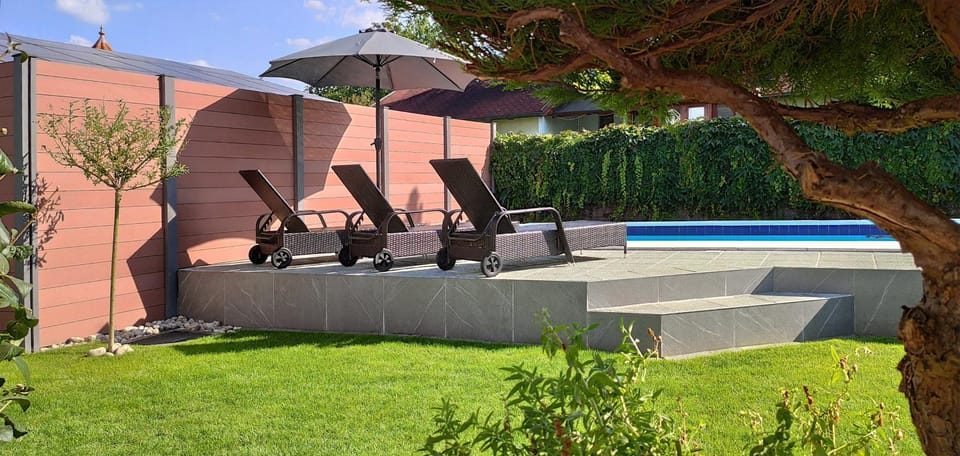 Garden view, Pool view, sunbed