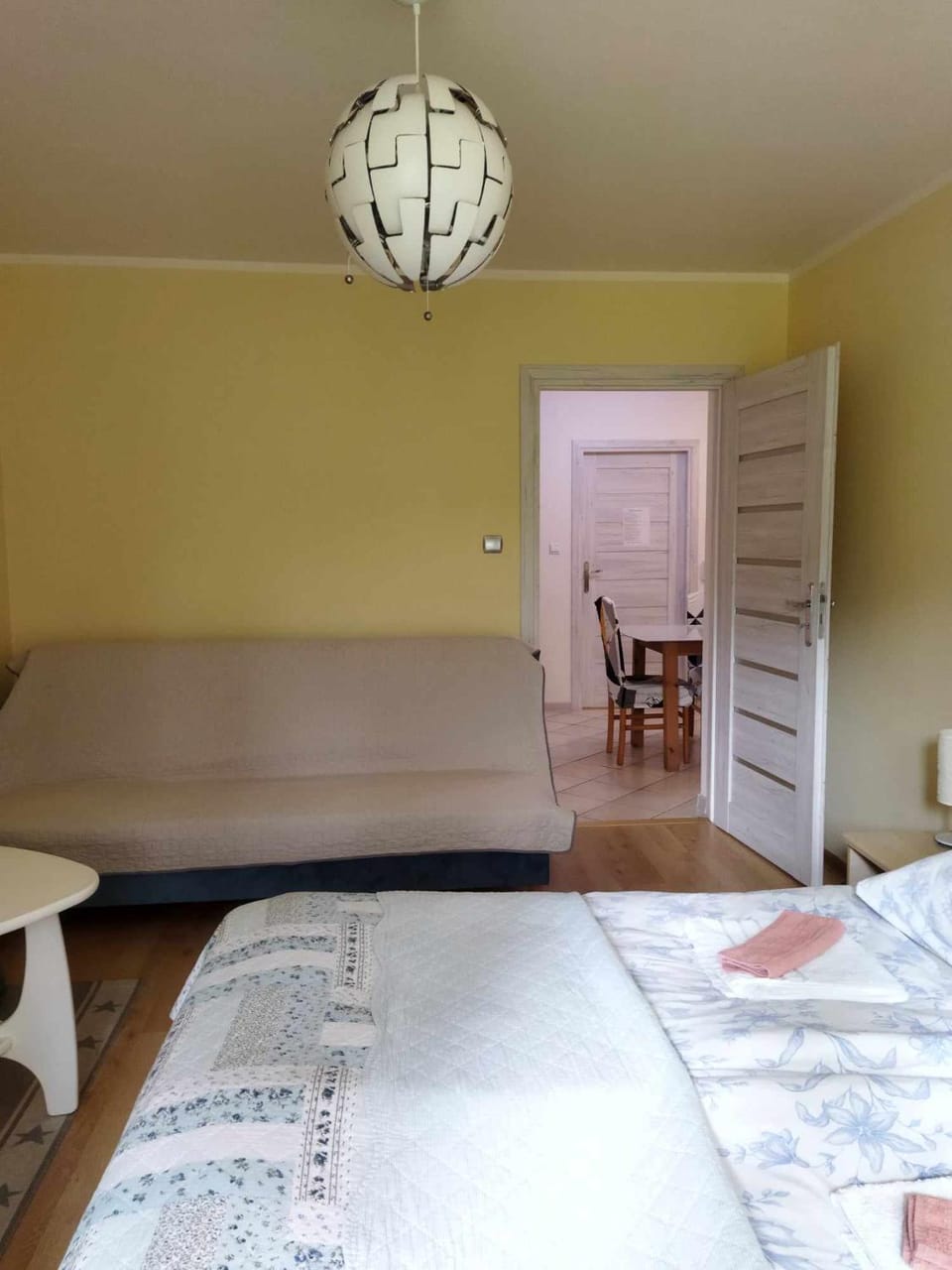 Bed, Living room, Photo of the whole room, Seating area, Bedroom