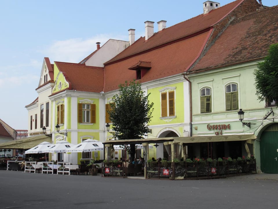 Day, Location