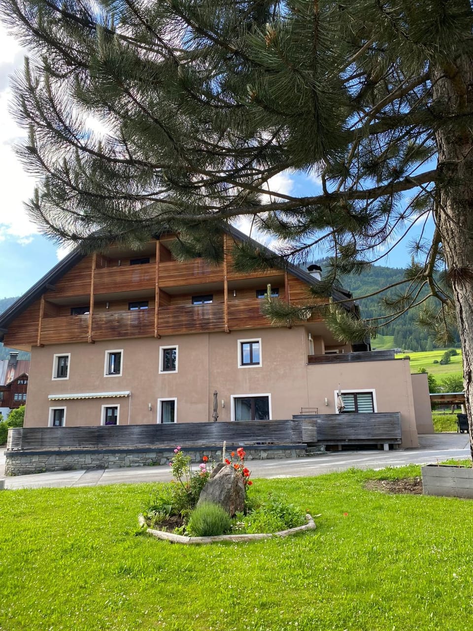 Property building, Spring