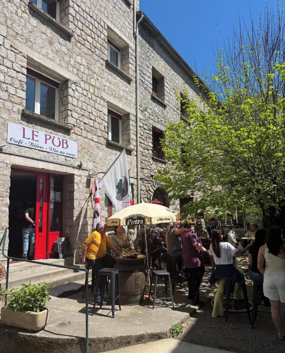 People, Lounge or bar