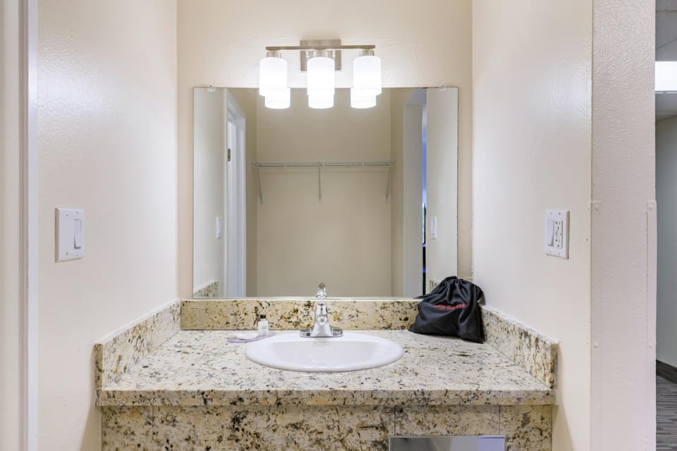 The Prime Suites, Vallejo - Napa Valley and Six Flags Discovery Kingdom Hotel in Vallejo