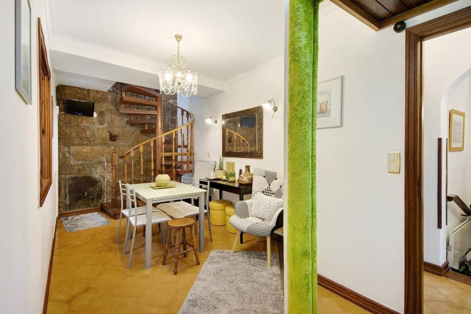 Living room, Seating area, Dining area, flat iron