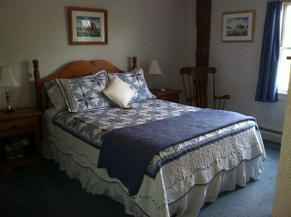 The South Glenora Tree Farm Bed and Breakfast in Seneca Lake