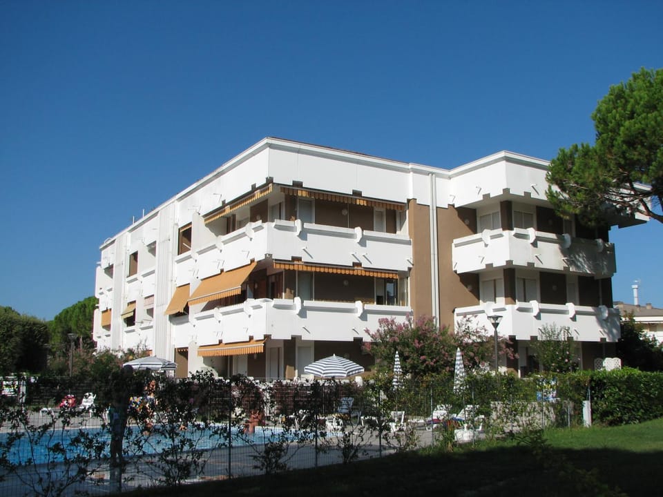 Property building, Swimming pool