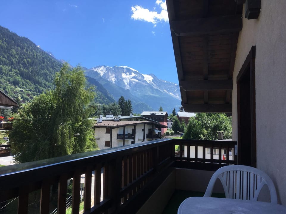 Balcony/Terrace, Mountain view