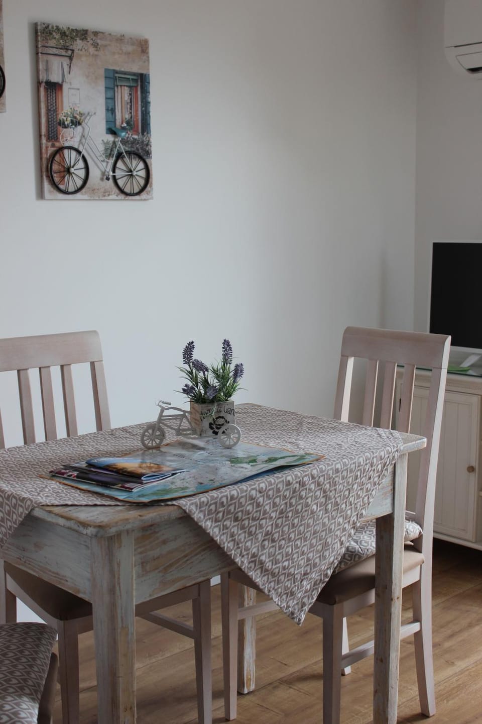 TV and multimedia, Dining area
