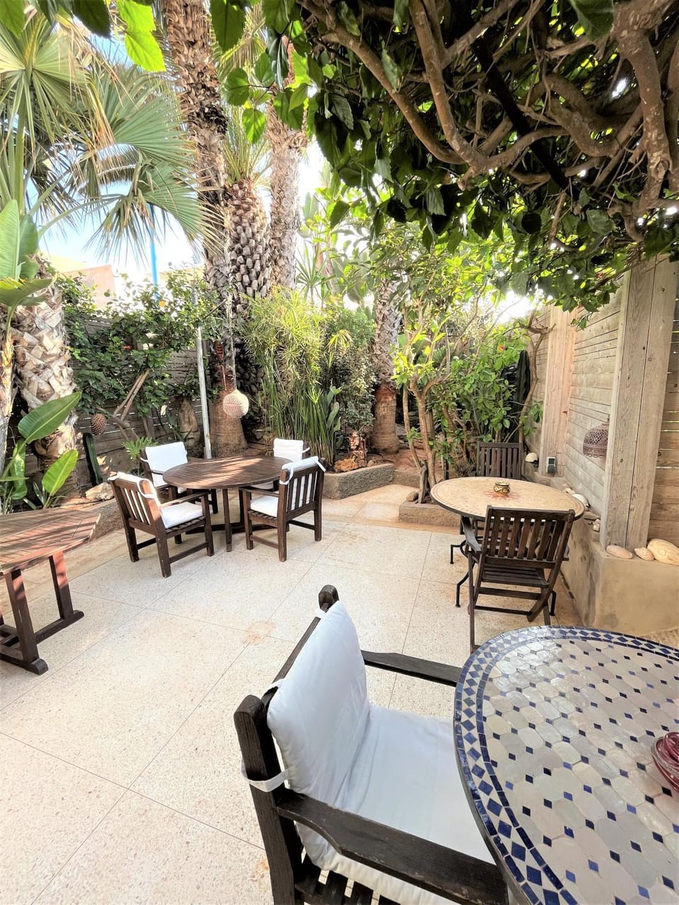 Restaurant/places to eat, Garden