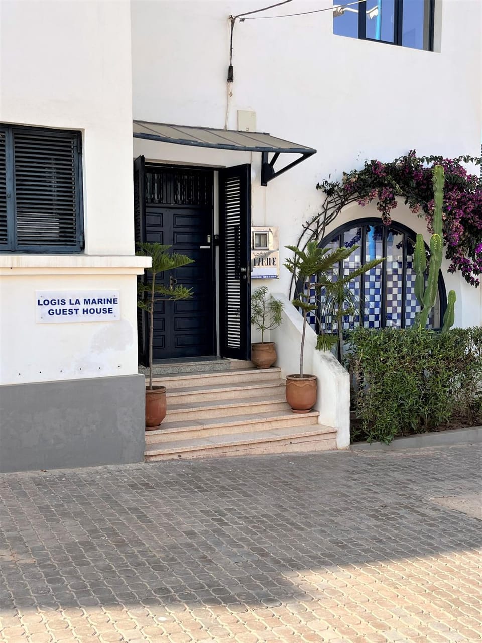 Facade/entrance