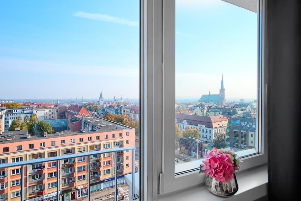 View (from property/room), Balcony/Terrace, City view