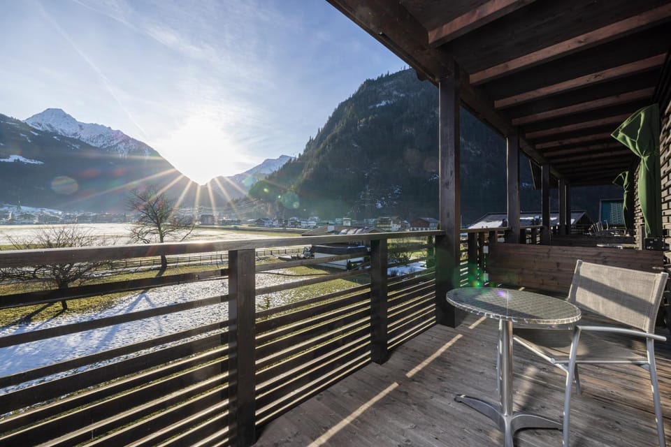 Day, Natural landscape, View (from property/room), Balcony/Terrace, Mountain view