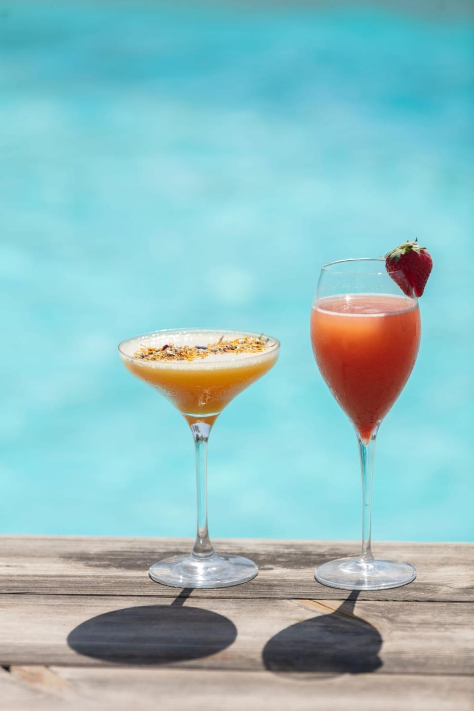 Restaurant/places to eat, Day, Lounge or bar, Food and drinks, Pool view, Swimming pool, Drinks, Alcoholic drinks, Non alcoholic drinks