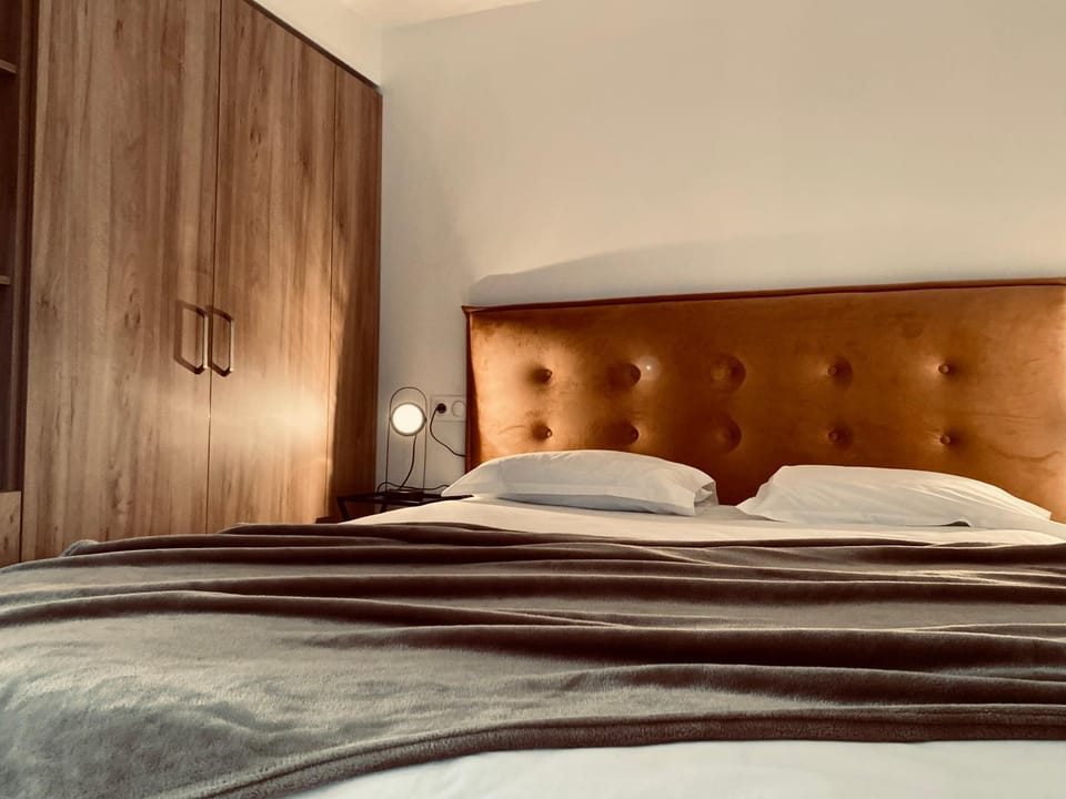 Bed, Photo of the whole room, Bedroom, wardrobe