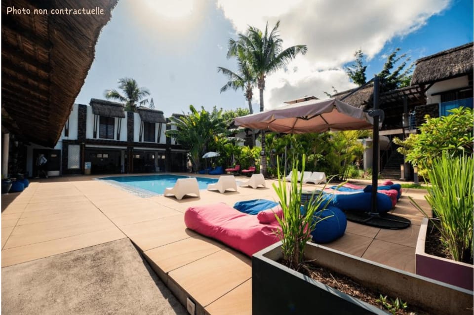 Property building, Swimming pool