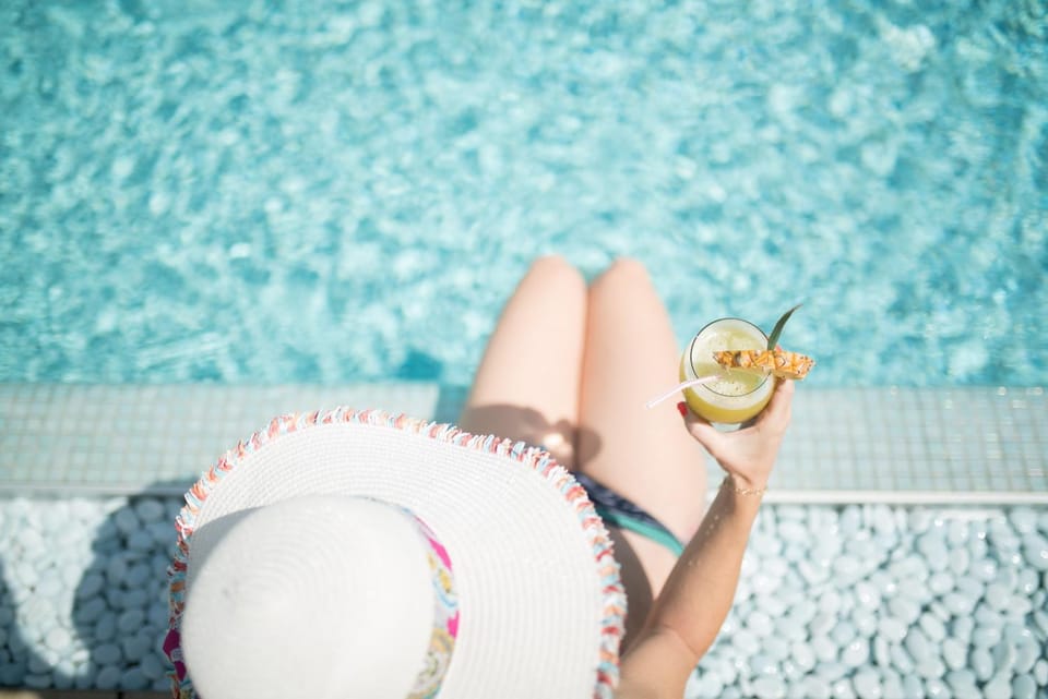 Swimming pool, Non alcoholic drinks