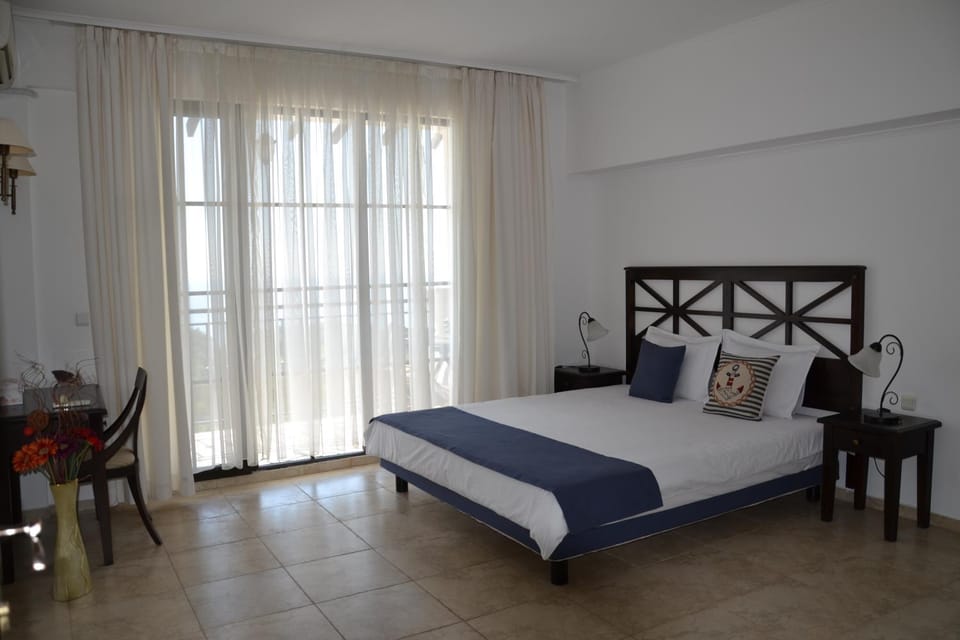 Bedroom, Pool view, Sea view