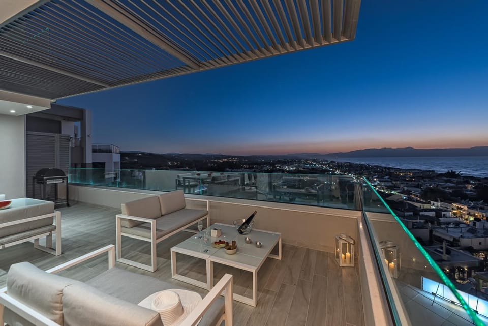 Night, Balcony/Terrace, Balcony/Terrace, City view, Mountain view, Sea view, Street view, Sunset