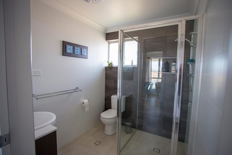 Bathroom, Photo of the whole room
