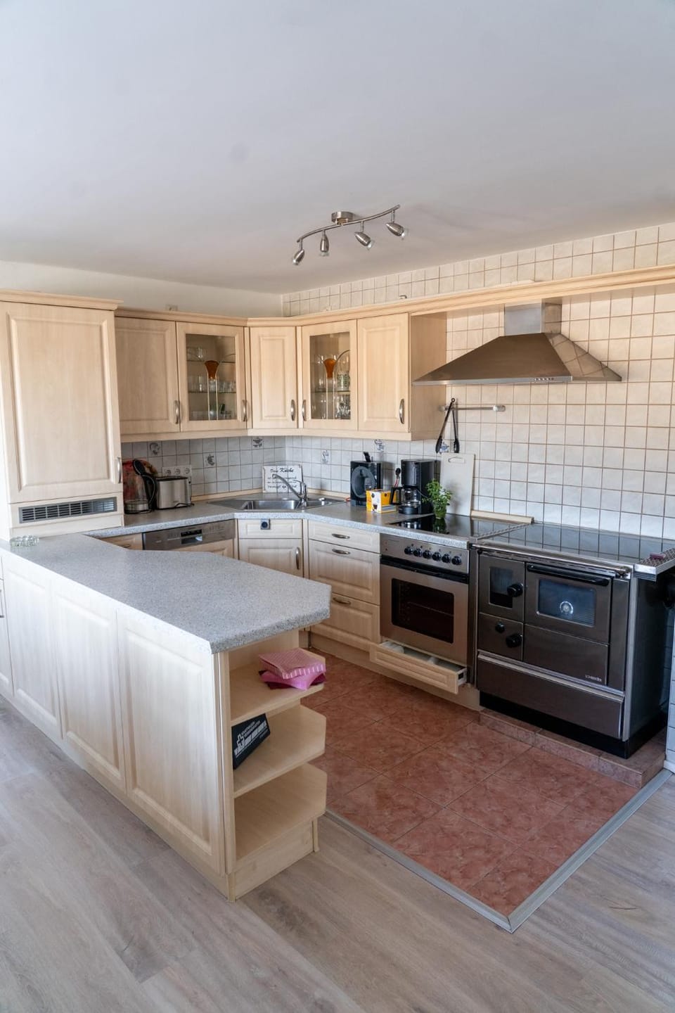 Kitchen or kitchenette, Seating area, Communal kitchen