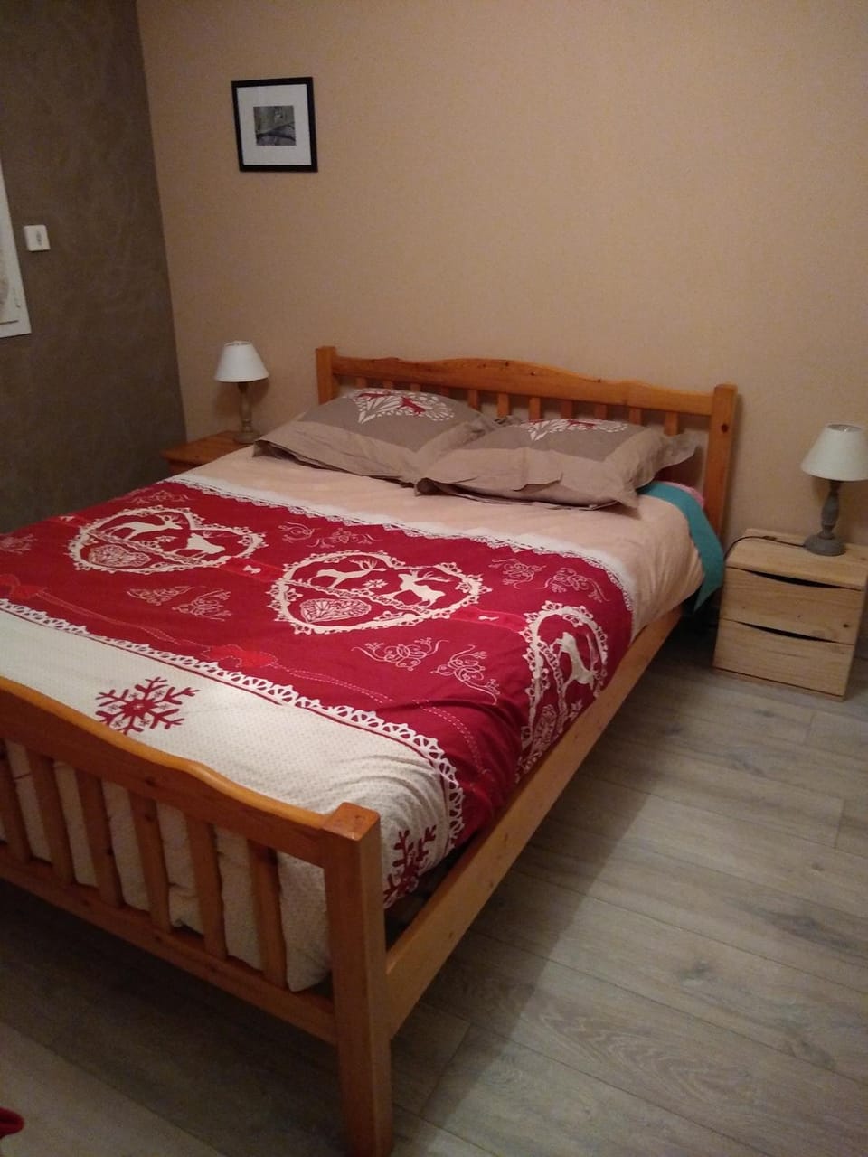 Bed, Photo of the whole room, Bedroom