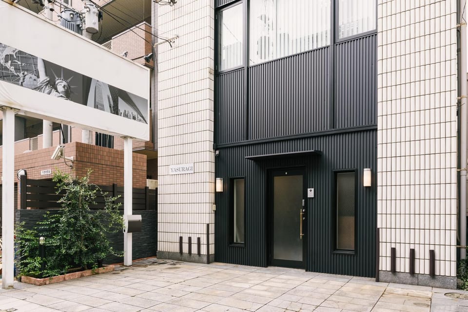 Guest House Yasuragi Hakataekimae Bed and Breakfast in Fukuoka