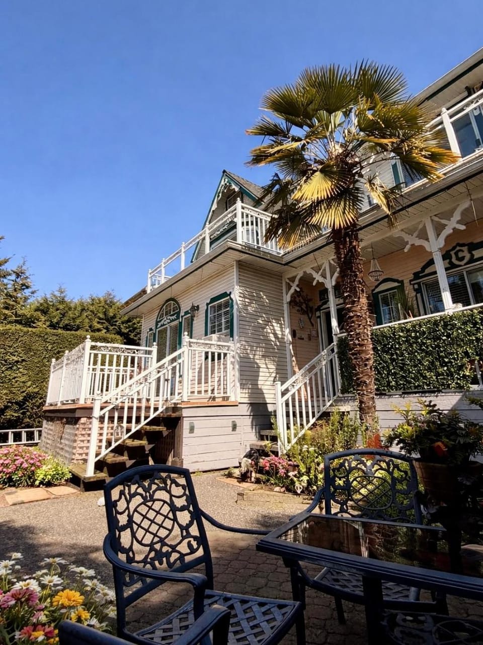 Ocean Breeze Executive Bed and Breakfast Bed and Breakfast in North Vancouver