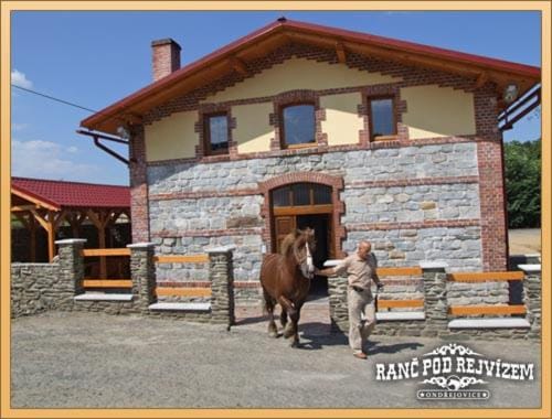 Ranc pod Rejvizem Bed and Breakfast in Lower Silesian Voivodeship