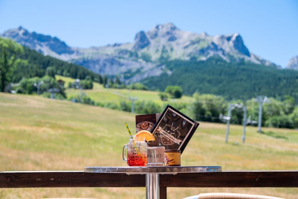 Lounge or bar