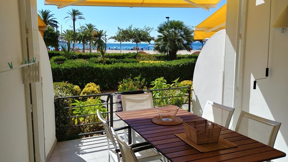 Patio, Balcony/Terrace, Beach, Garden view