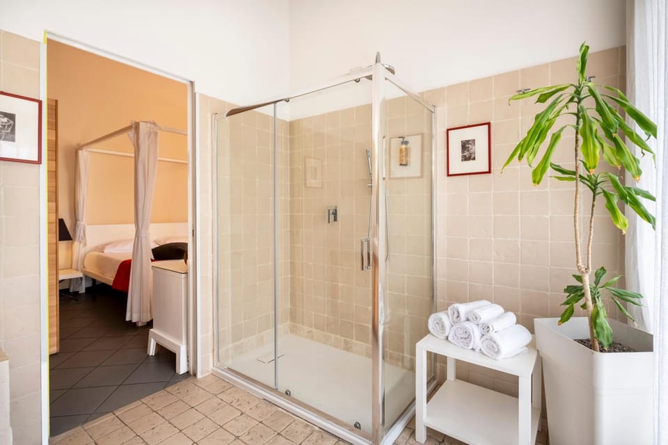 Snob Luxury Suite Bed and Breakfast in Cagliari