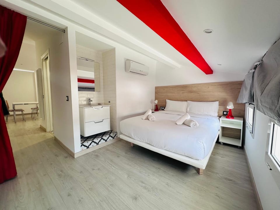 Bed, Photo of the whole room, Bedroom, towels, air conditioner