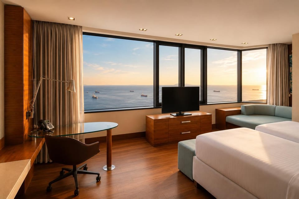 Bed, Natural landscape, TV and multimedia, Photo of the whole room, Seating area, Bedroom, Sea view