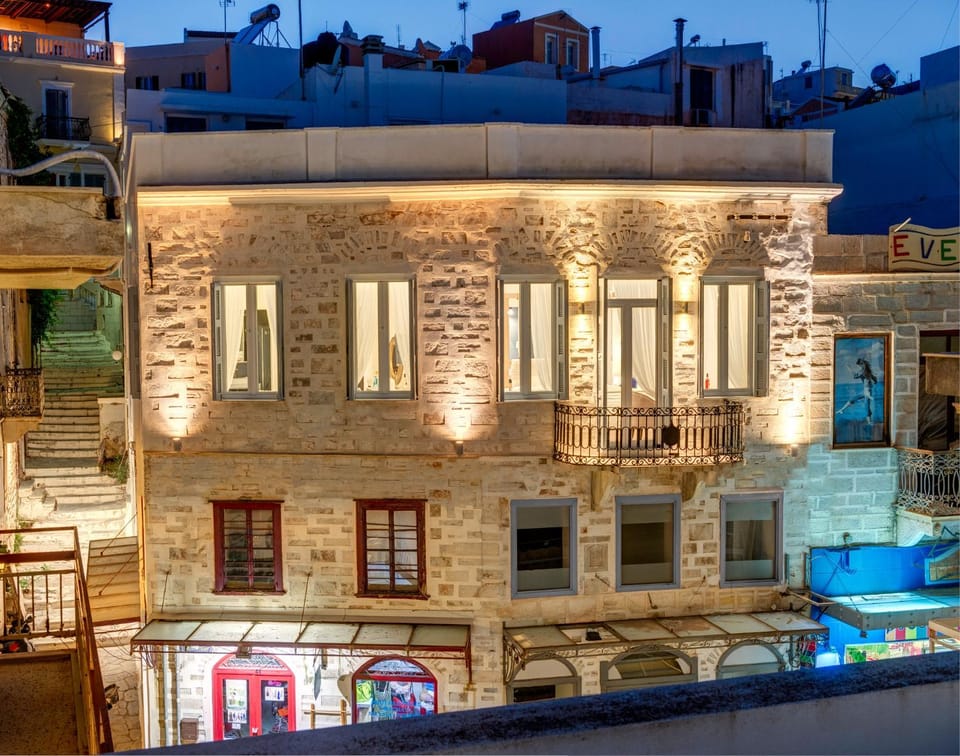 Facade/entrance, Bird's eye view