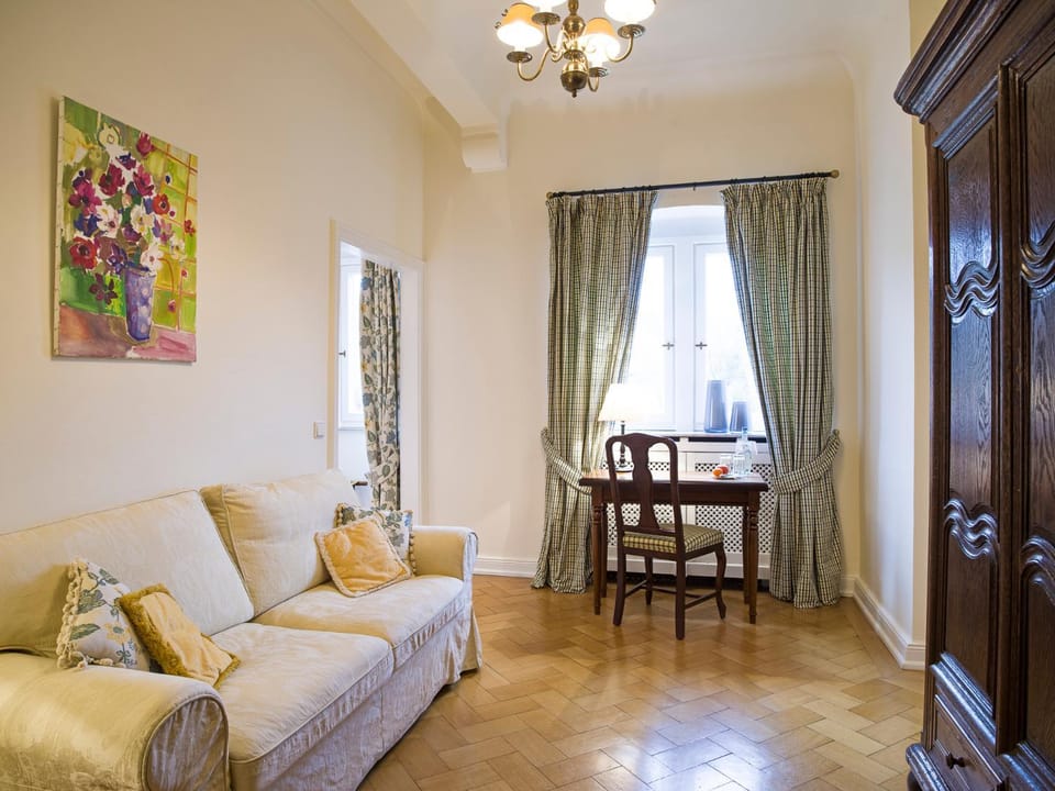 Gästehaus Schloss Saareck Hotel in Saarland, 66, Germany