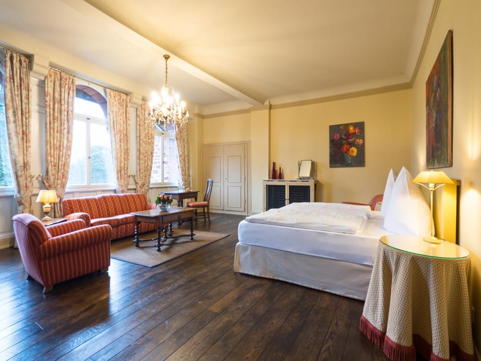 Gästehaus Schloss Saareck Hotel in Saarland, 66, Germany