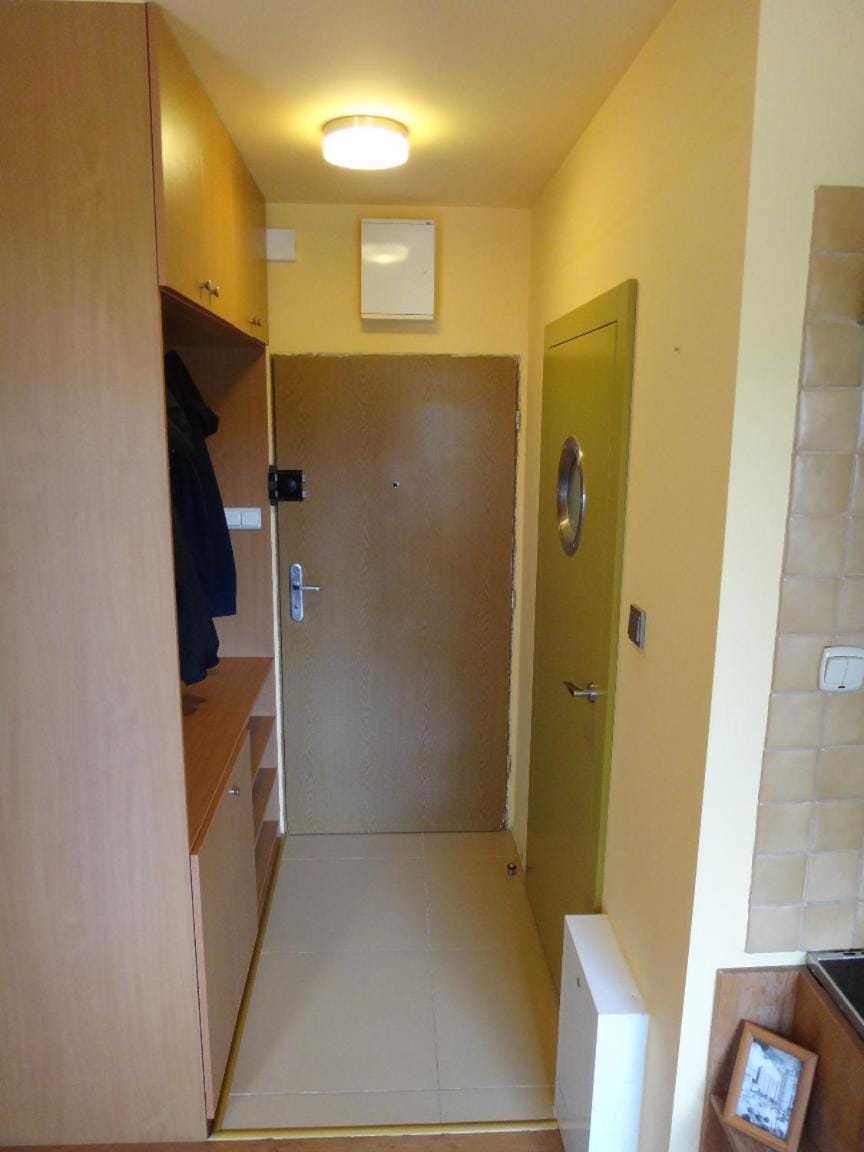 Metro Kabaty Studio Apartment in Warsaw
