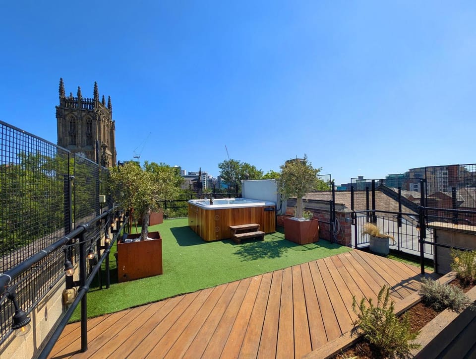 Garden, Hot Tub, Garden view