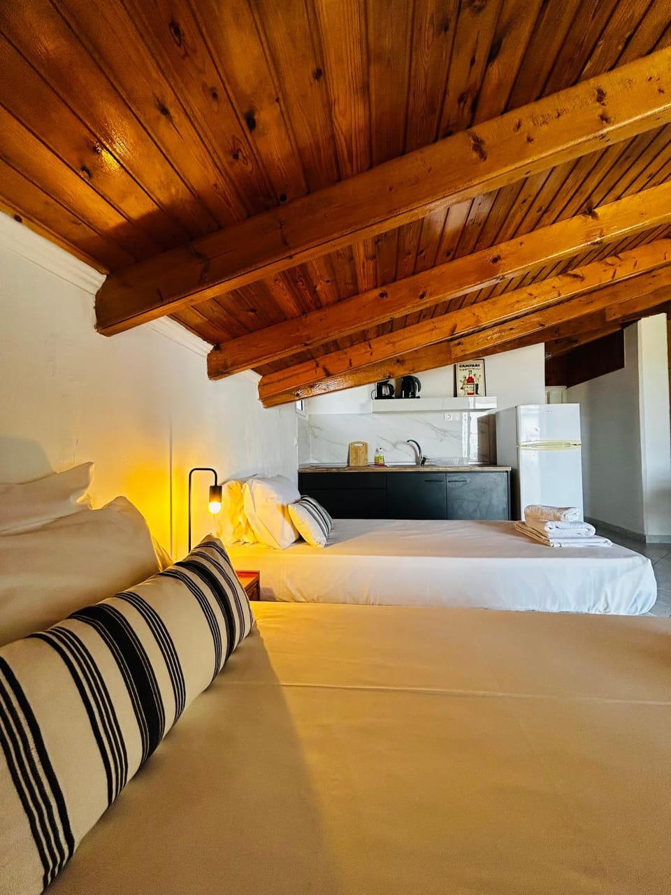Bed, Kitchen or kitchenette