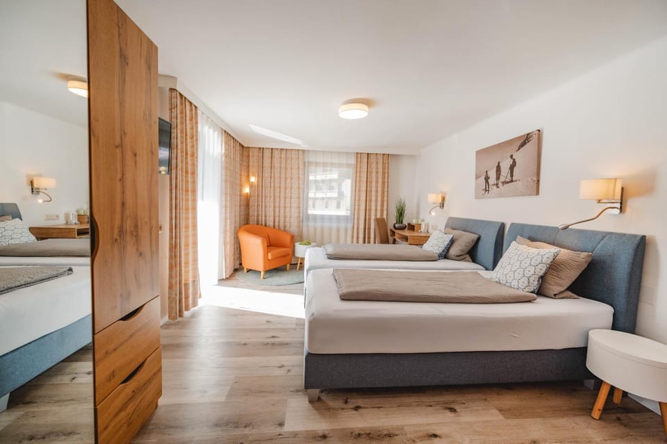 Bed, Coffee/tea facilities, Mountain view, furniture