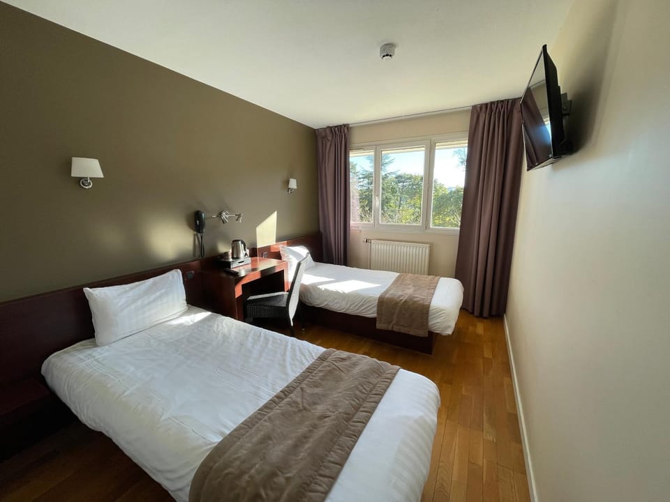 Bed, TV and multimedia