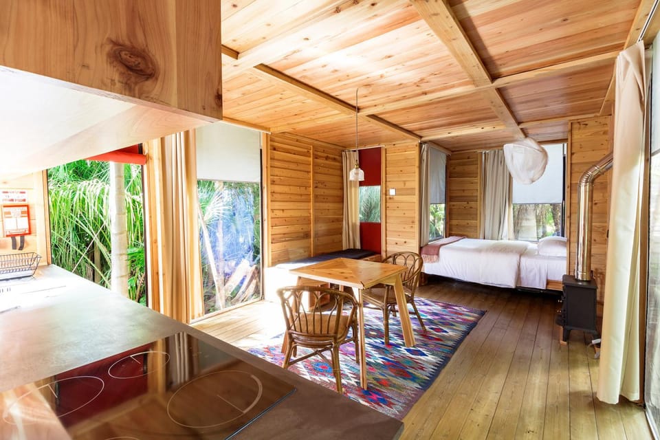 Bed, Coffee/tea facilities, Kitchen or kitchenette, Living room, Dining area, Bedroom