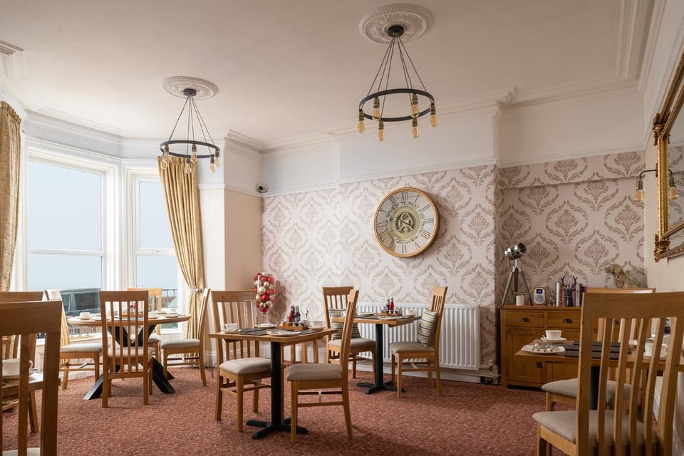 Restaurant/places to eat, Dining area