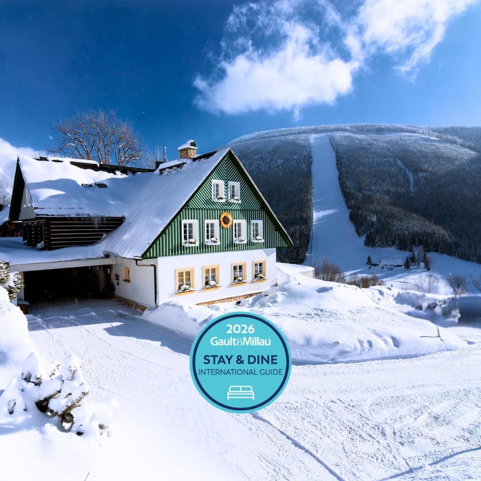 Property building, Property logo or sign, Natural landscape, Winter, Logo/Certificate/Sign, Mountain view, Certificate/Award